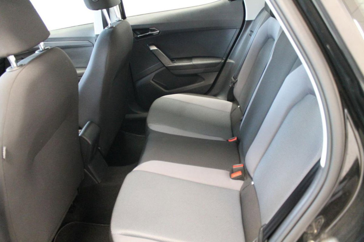 SEAT Arona 1.6 TDI 95 CV Style (9)