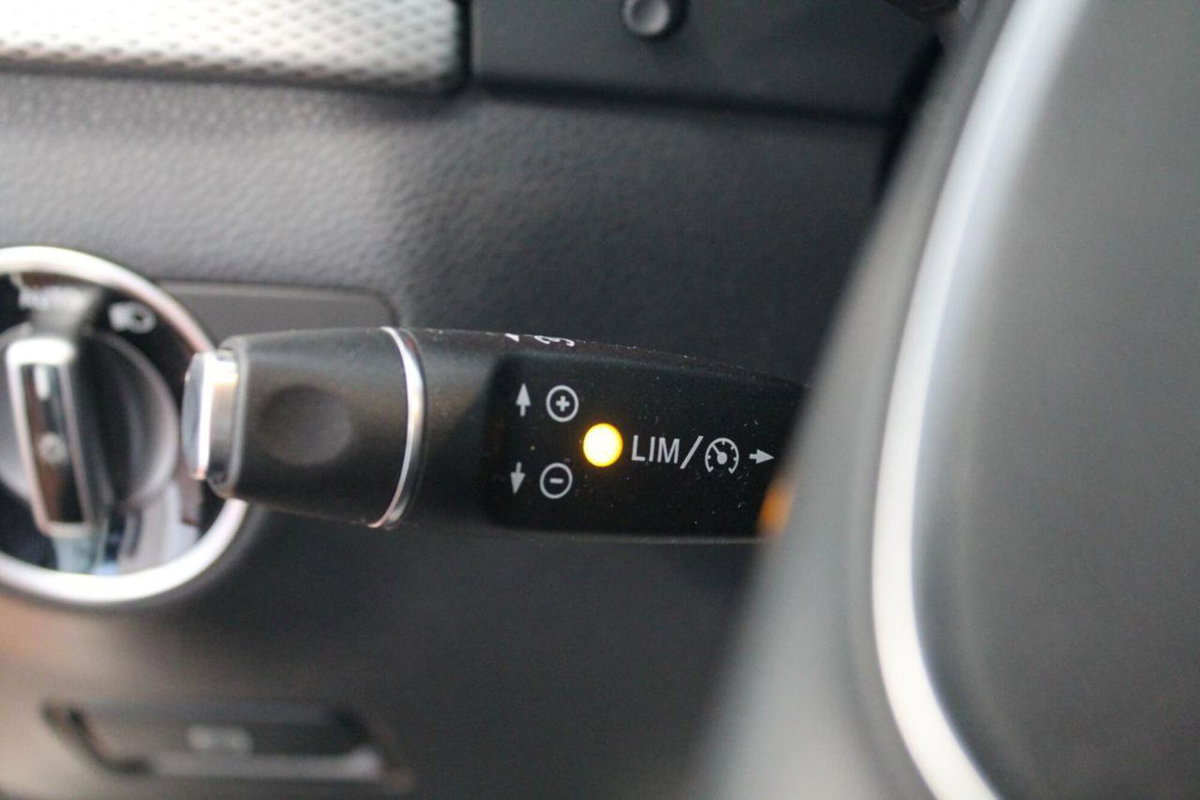 Mercedes-Benz Classe B 180 d Sport (14)