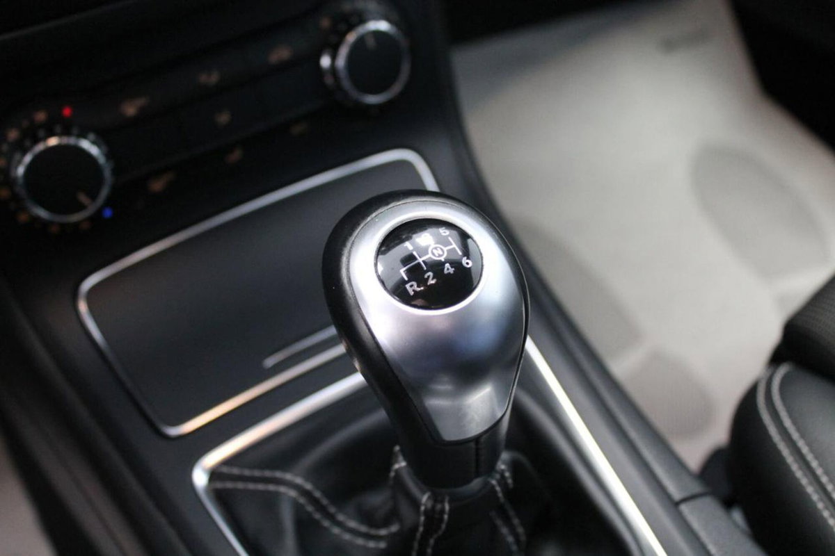 Mercedes-Benz Classe B 180 d Sport (16)