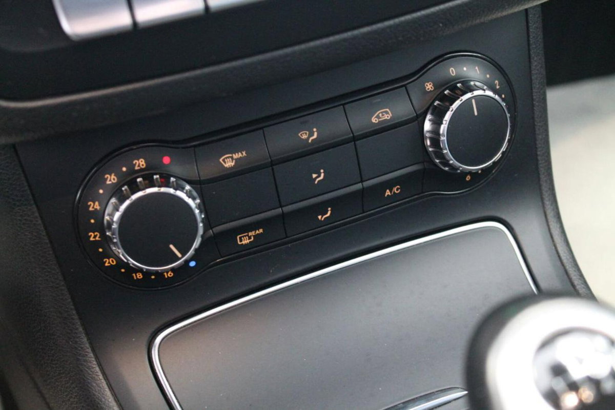 Mercedes-Benz Classe B 180 d Sport (17)