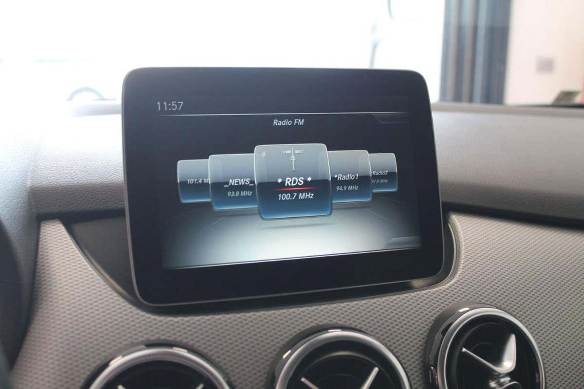 Mercedes-Benz Classe B 180 d Sport (19)