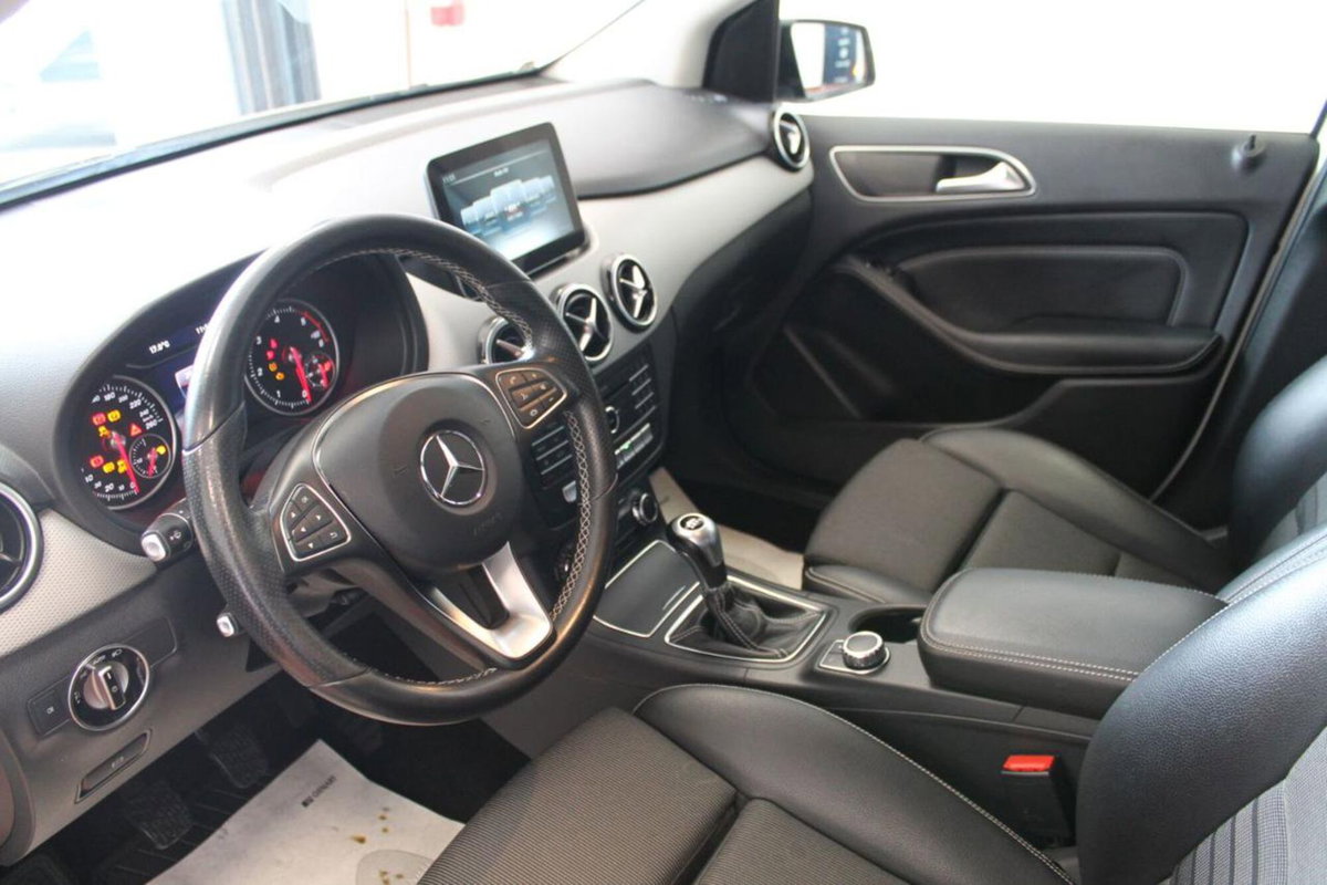 Mercedes-Benz Classe B 180 d Sport (7)