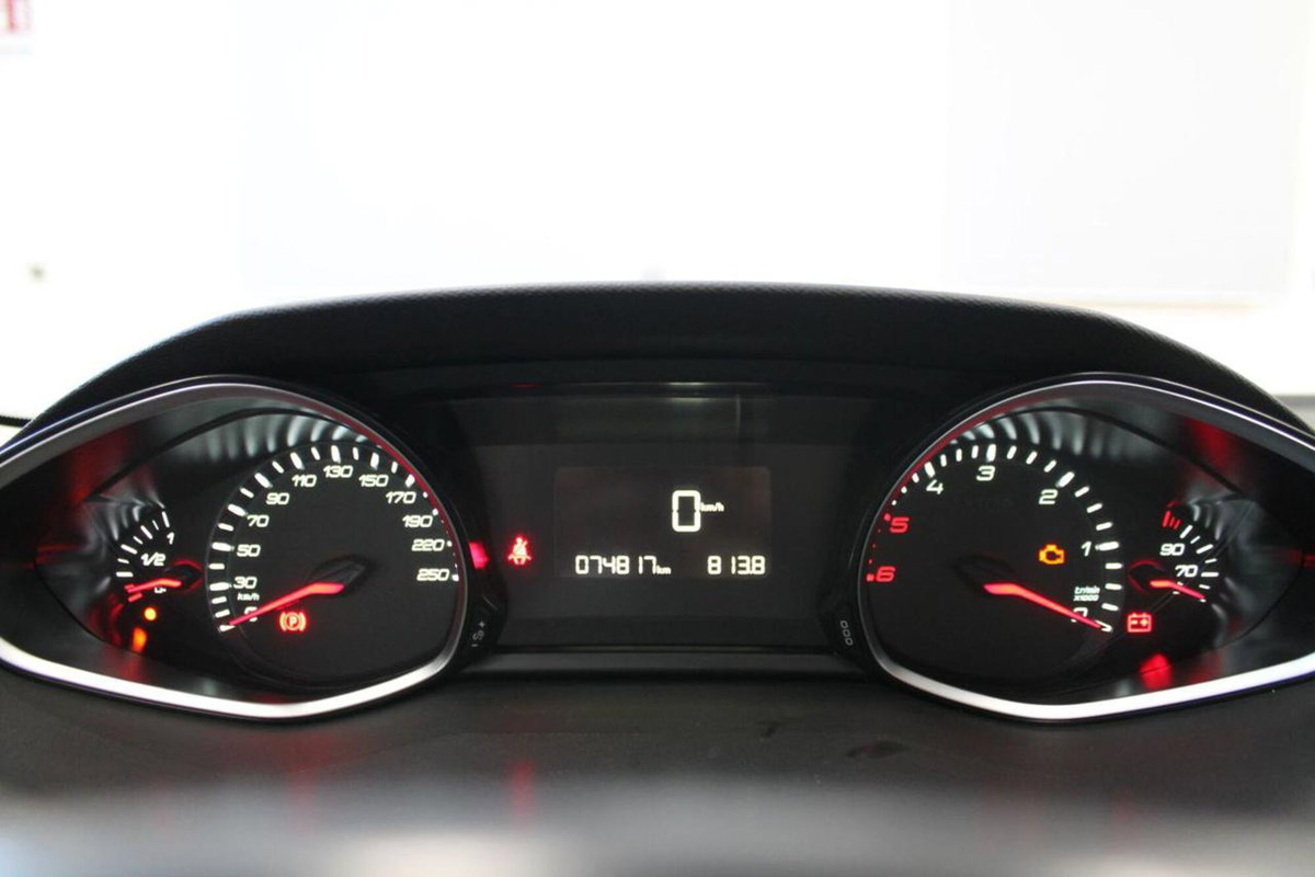 Peugeot 308 SW BlueHDi 130 S&S Business (10)