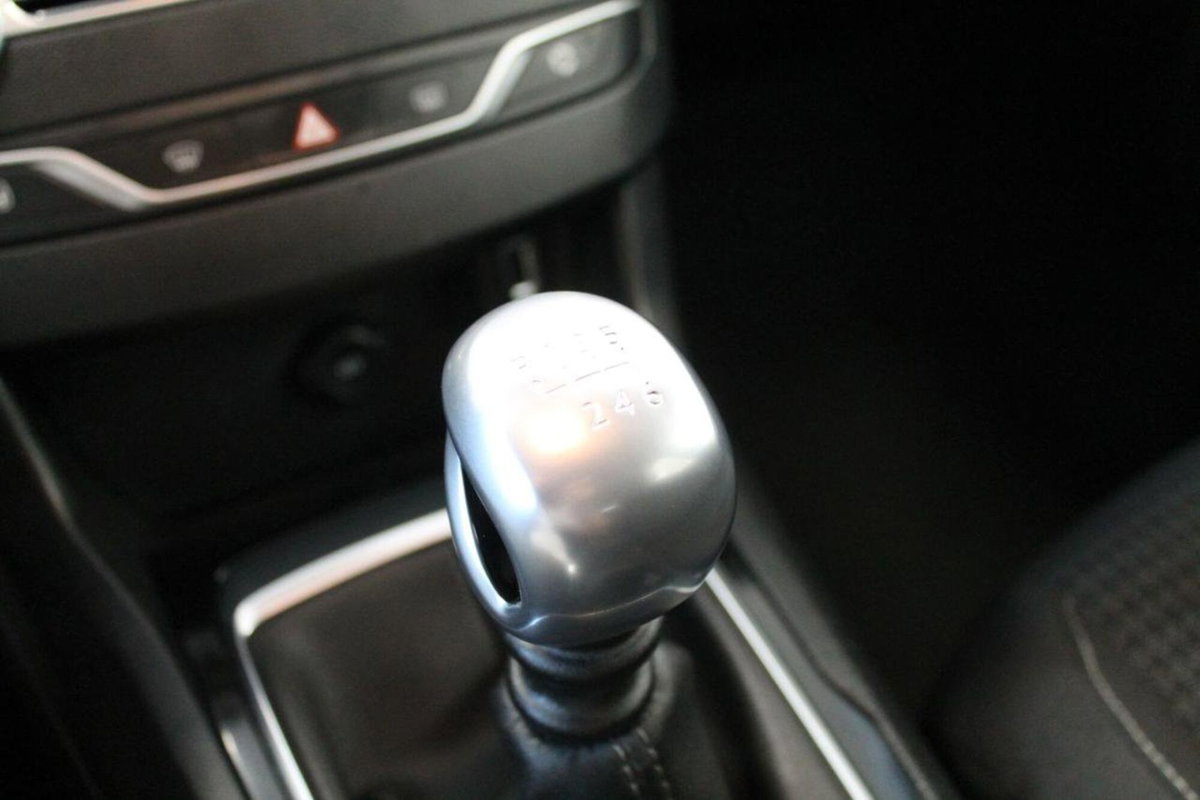 Peugeot 308 SW BlueHDi 130 S&S Business (15)