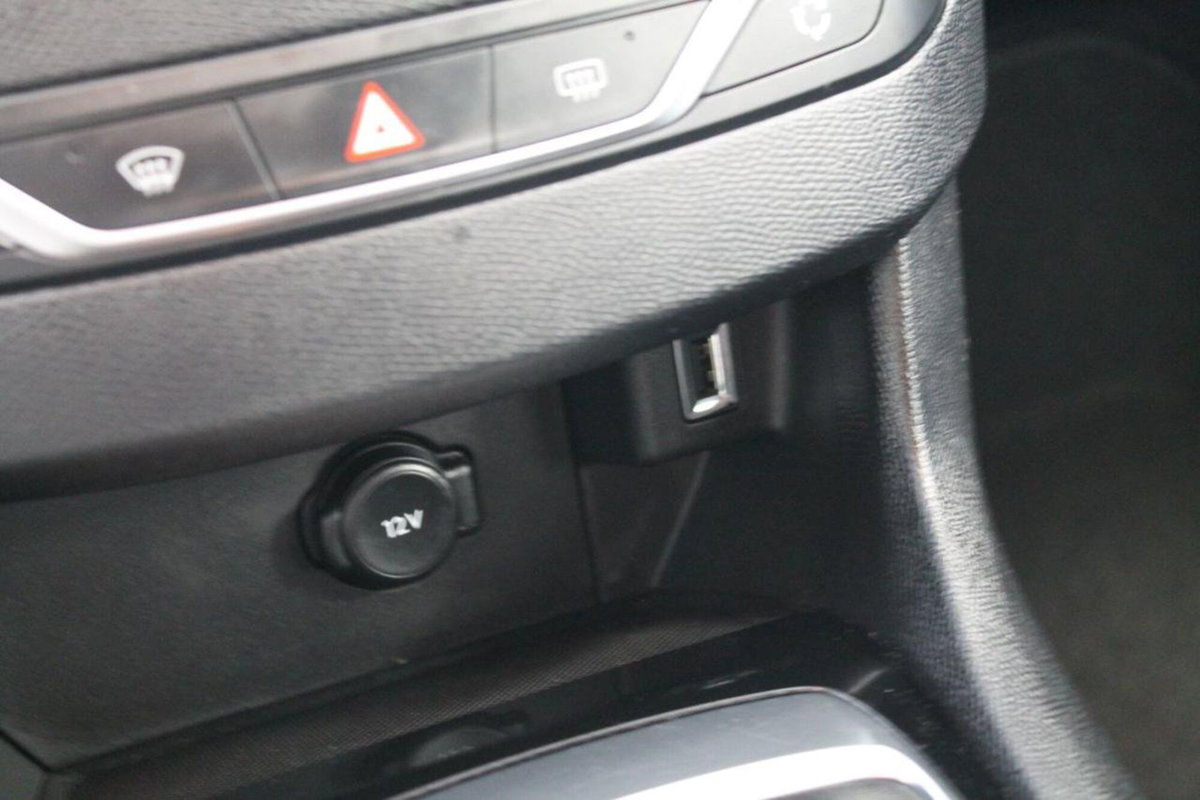 Peugeot 308 SW BlueHDi 130 S&S Business (16)
