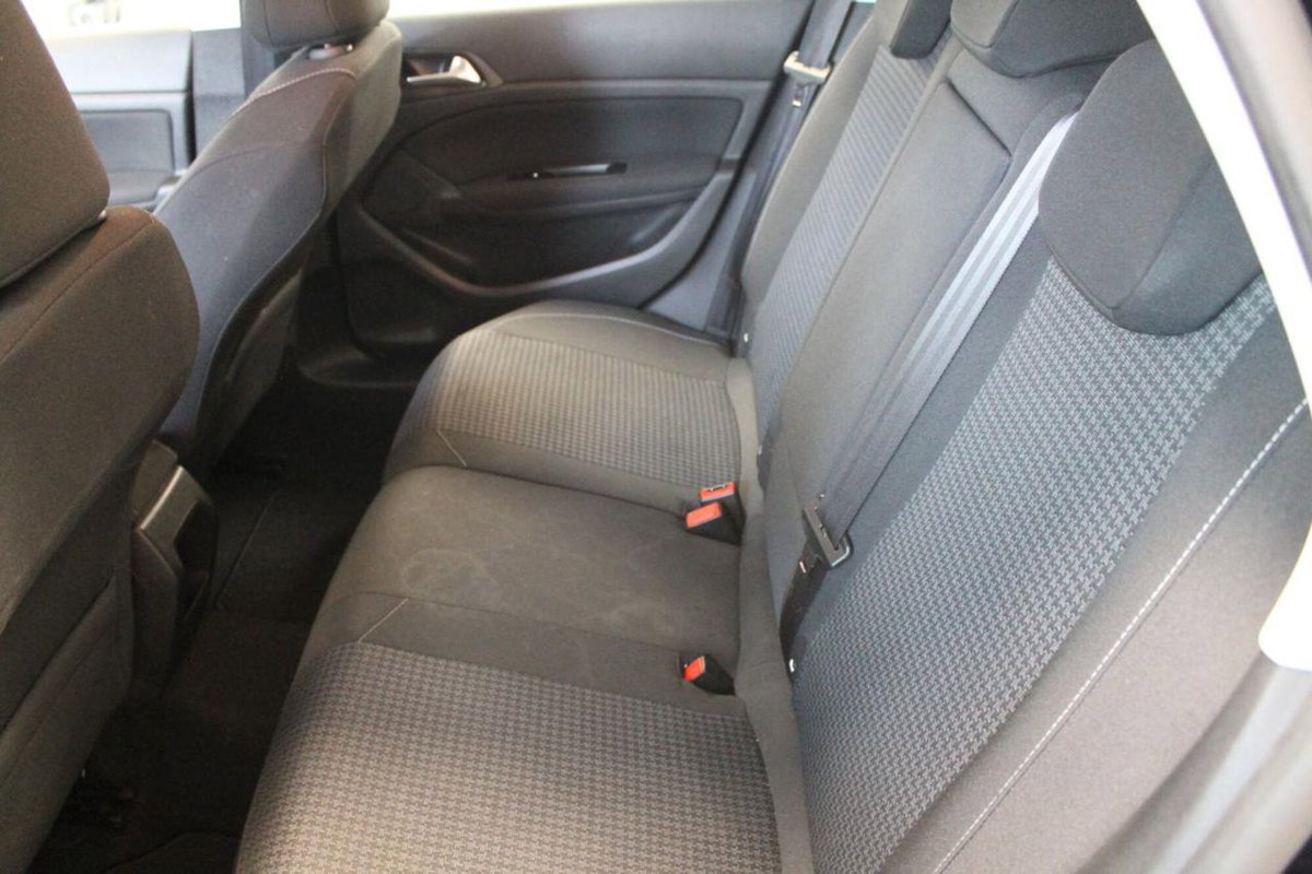 Peugeot 308 SW BlueHDi 130 S&S Business (9)