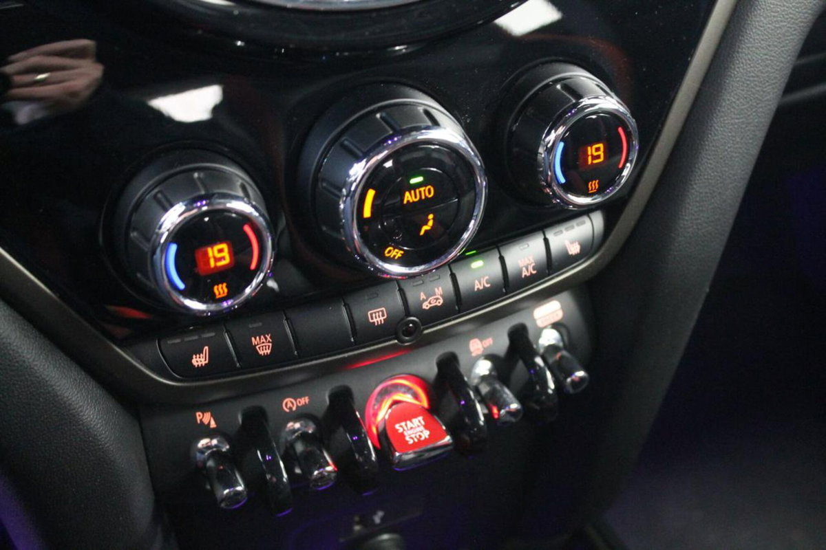 MINI Mini Countryman 2.0 Cooper D Business Countryman (16)