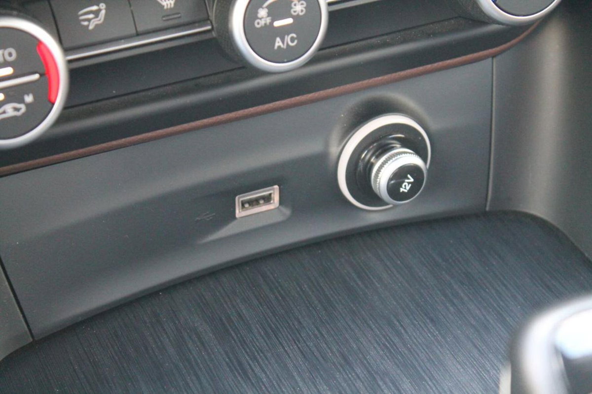Alfa Romeo Stelvio Stelvio 2.2 Turbodiesel 190 CV AT8 Q4 Executive (17)