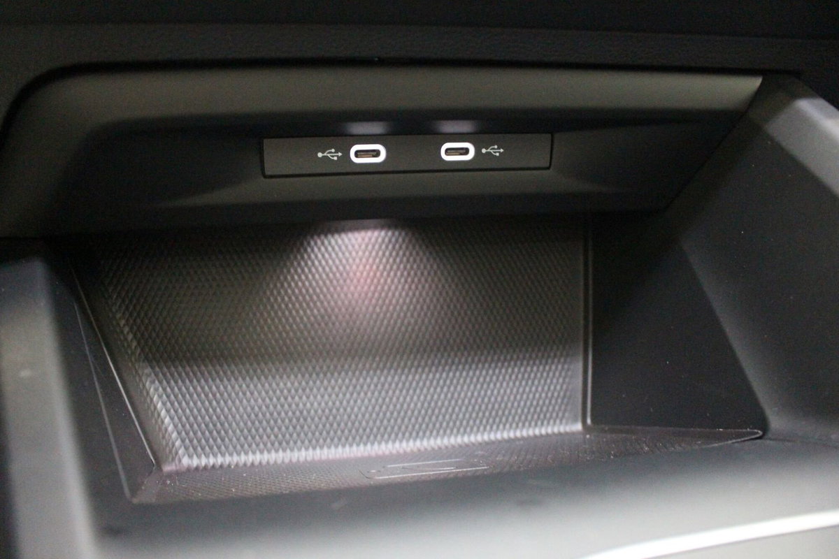 Volkswagen Golf 2.0 TDI DSG SCR Life (17)