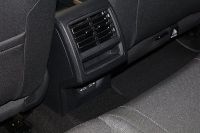 Volkswagen Golf 2.0 TDI DSG SCR Life (9)
