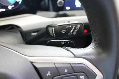 Volkswagen Golf 2.0 TDI SCR Life (14)