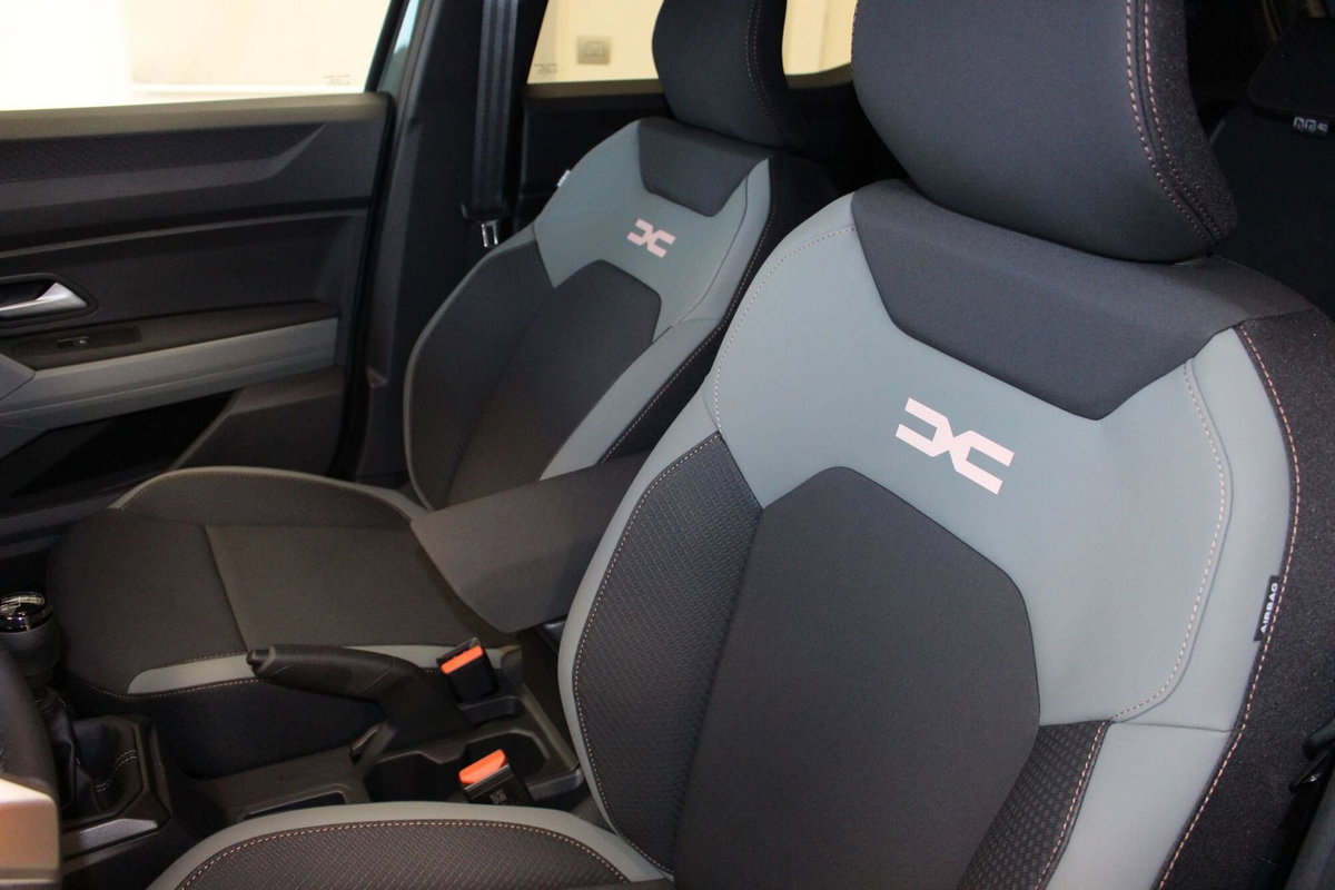 Dacia Duster 1.0 Eco-G Extreme 100cv (8)