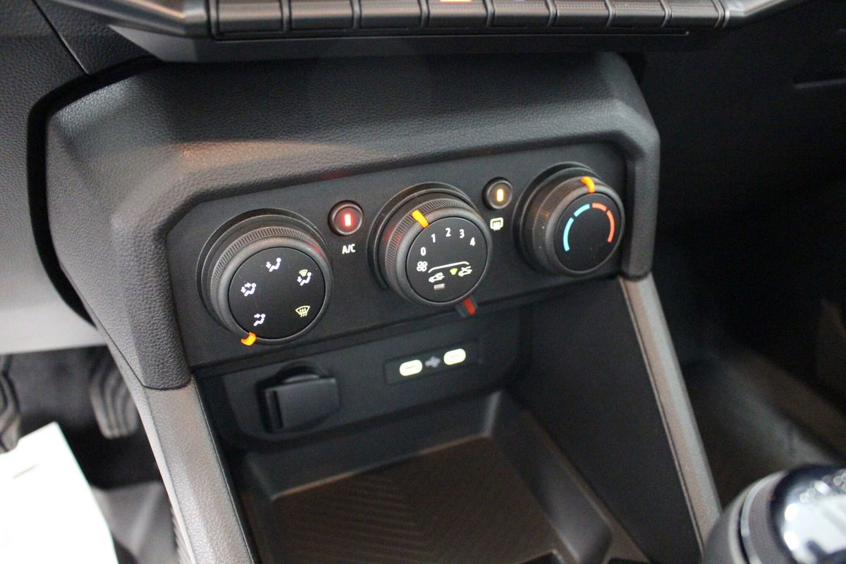 Dacia Duster 1.0 Eco-G Essential 100cv (10)