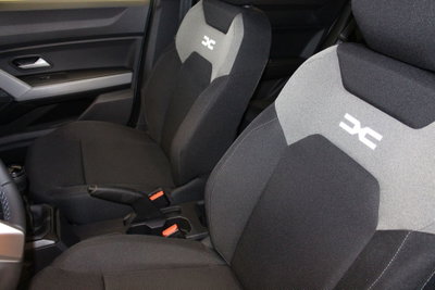 Dacia Duster 1.0 Eco-G Essential 100cv (8)