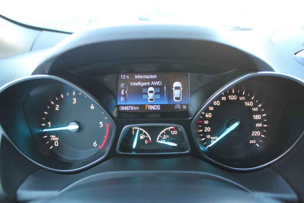 Ford Kuga 2.0 TDCI 150 CV S&S 4WD Powershift ST-Line (10)