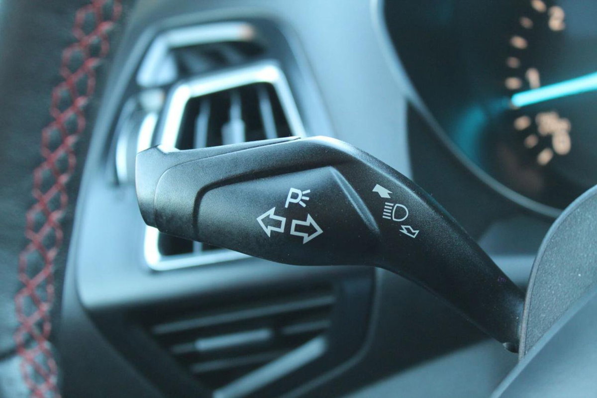 Ford Kuga 2.0 TDCI 150 CV S&S 4WD Powershift ST-Line (15)