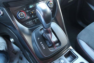 Ford Kuga 2.0 TDCI 150 CV S&S 4WD Powershift ST-Line (18)