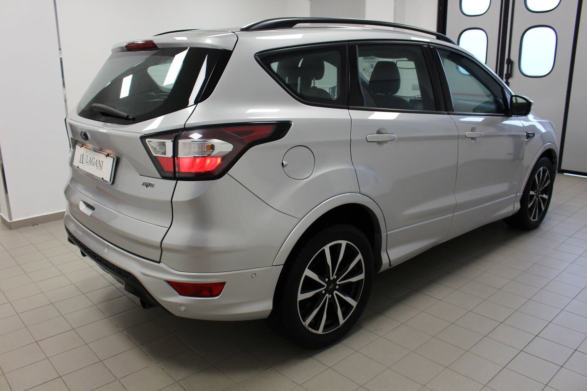 Ford Kuga 2.0 TDCI 150 CV S&S 4WD Powershift ST-Line (4)