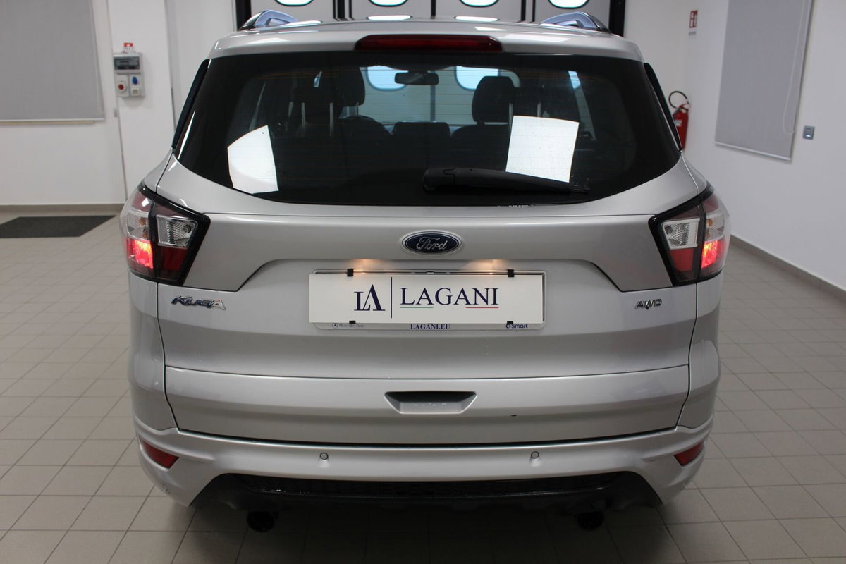 Ford Kuga 2.0 TDCI 150 CV S&S 4WD Powershift ST-Line (5)