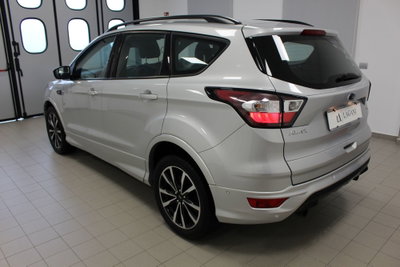 Ford Kuga 2.0 TDCI 150 CV S&S 4WD Powershift ST-Line (6)