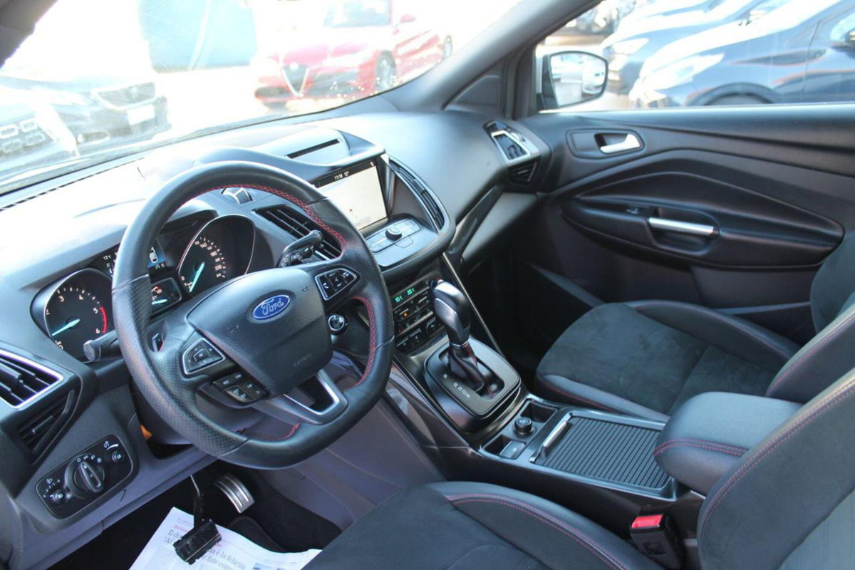 Ford Kuga 2.0 TDCI 150 CV S&S 4WD Powershift ST-Line (7)