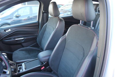 Ford Kuga 2.0 TDCI 150 CV S&S 4WD Powershift ST-Line (8)