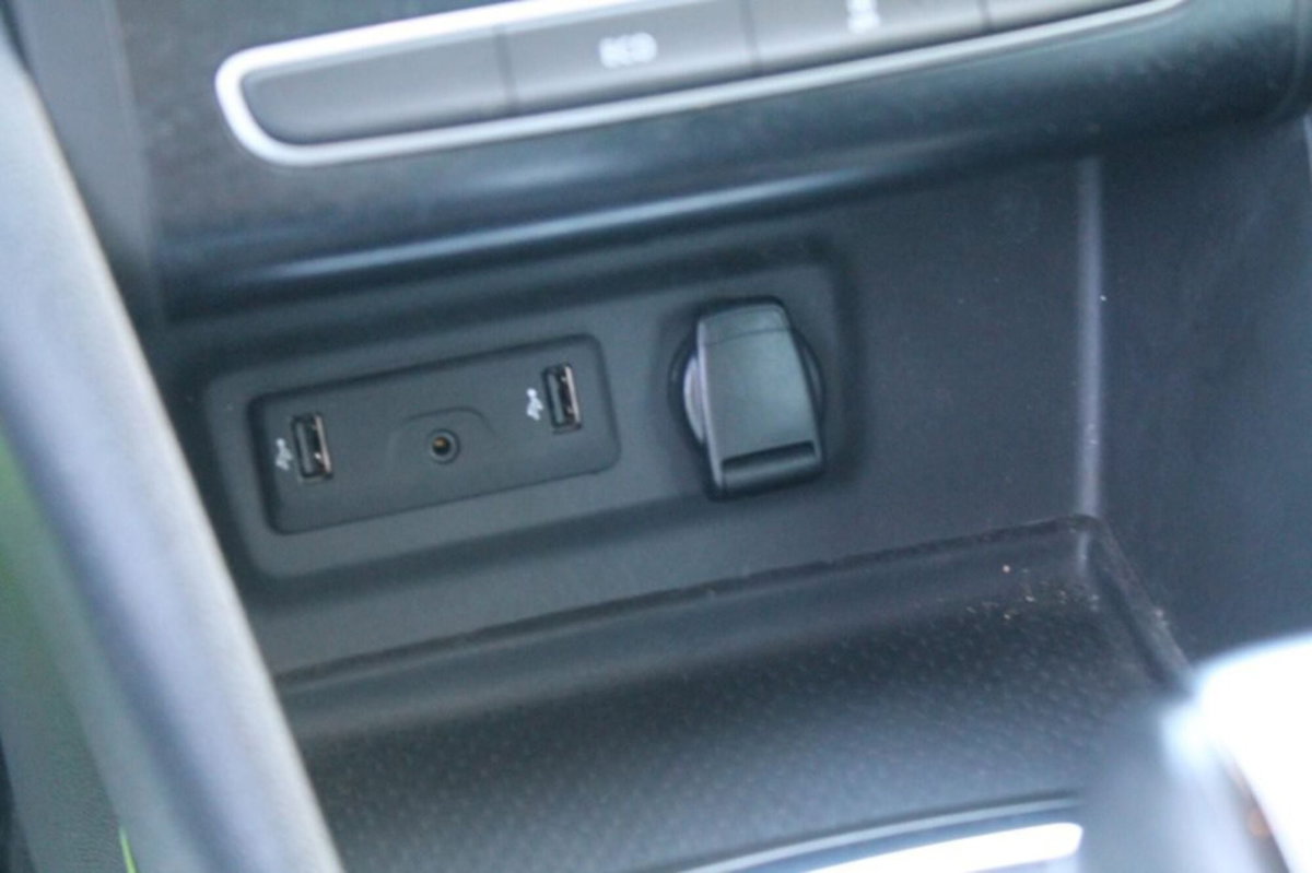 Renault Mégane Sporter Blue dCi 115 CV EDC Intens (17)