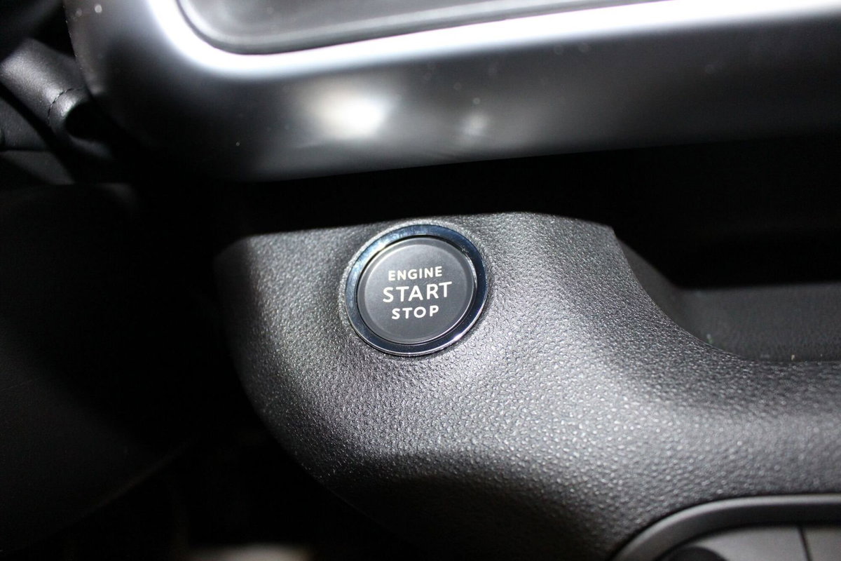 Jeep Avenger 1.2 turbo Summit fwd 100cv (16)