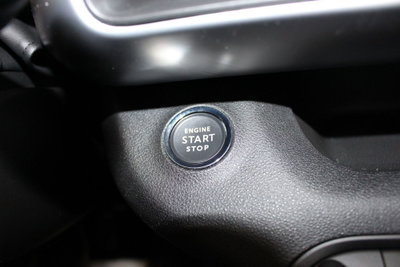 Jeep Avenger 1.2 turbo Summit fwd 100cv (16)