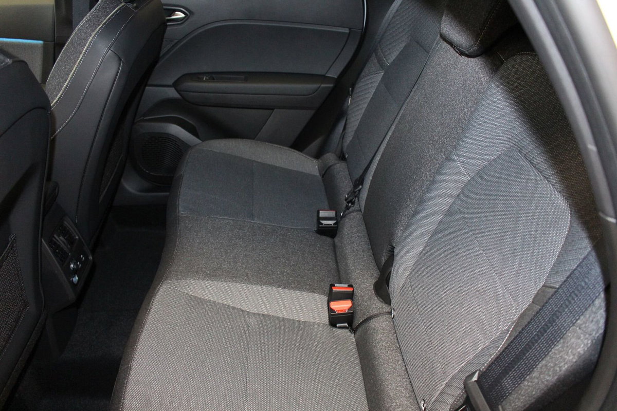 Renault Captur TCe 90 CV Techno (8)