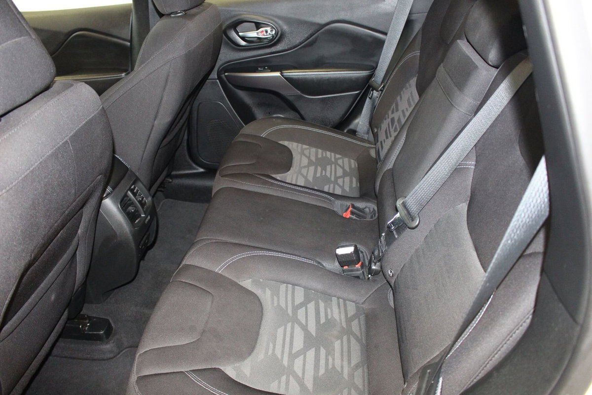 Jeep Cherokee 2.2 Mjt Longitude (10)