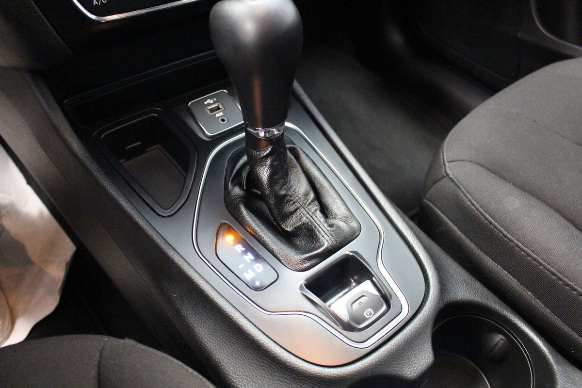 Jeep Cherokee 2.2 Mjt Longitude (14)
