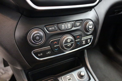 Jeep Cherokee 2.2 Mjt Longitude (16)