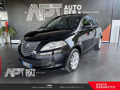 Lancia Ypsilon 1.3 MJT 16V 95 CV 5 porte S&S Silver usata