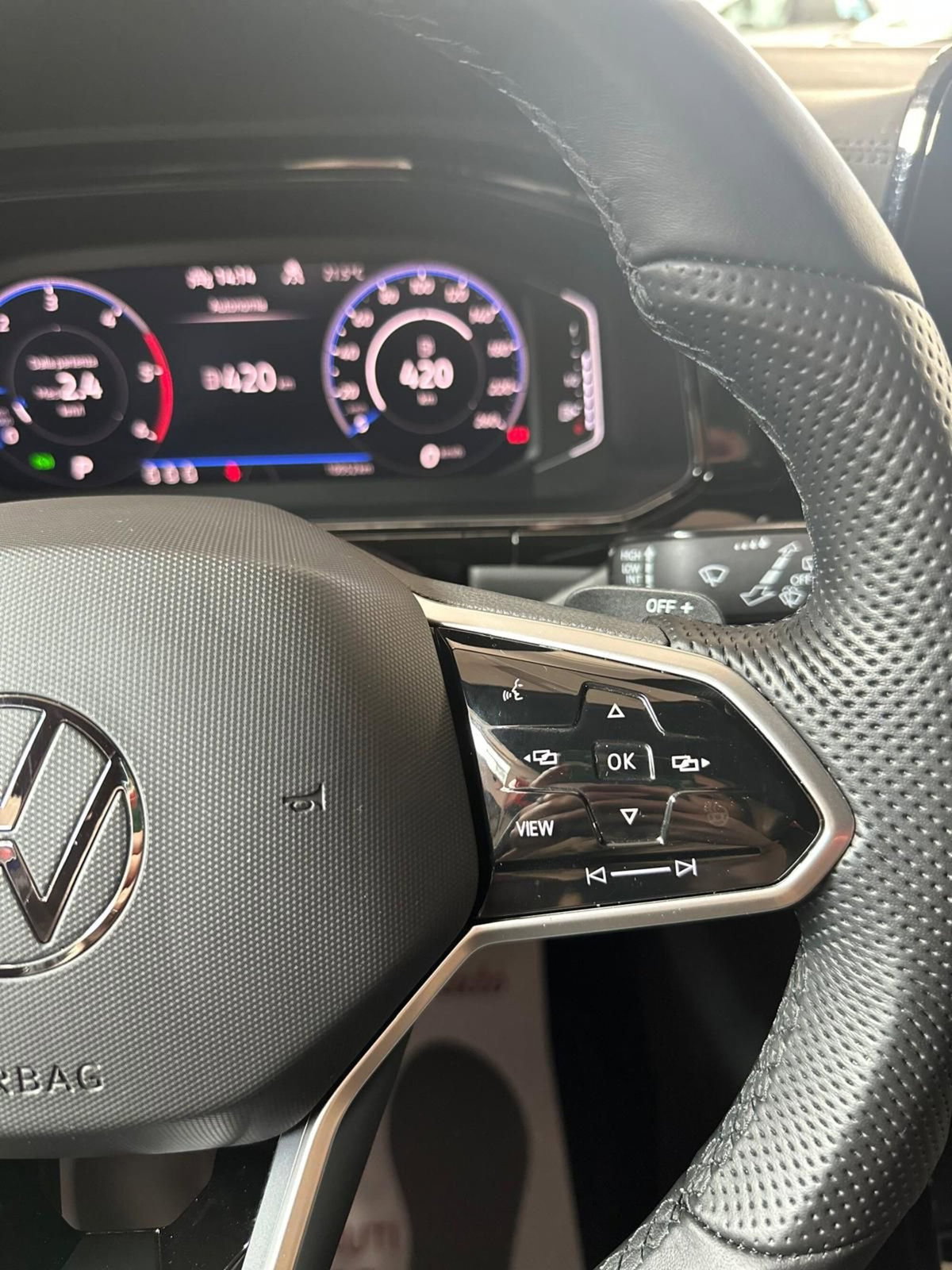 Volkswagen T-Roc 2.0 tdi R-Line 4motion 150cv dsg (18)