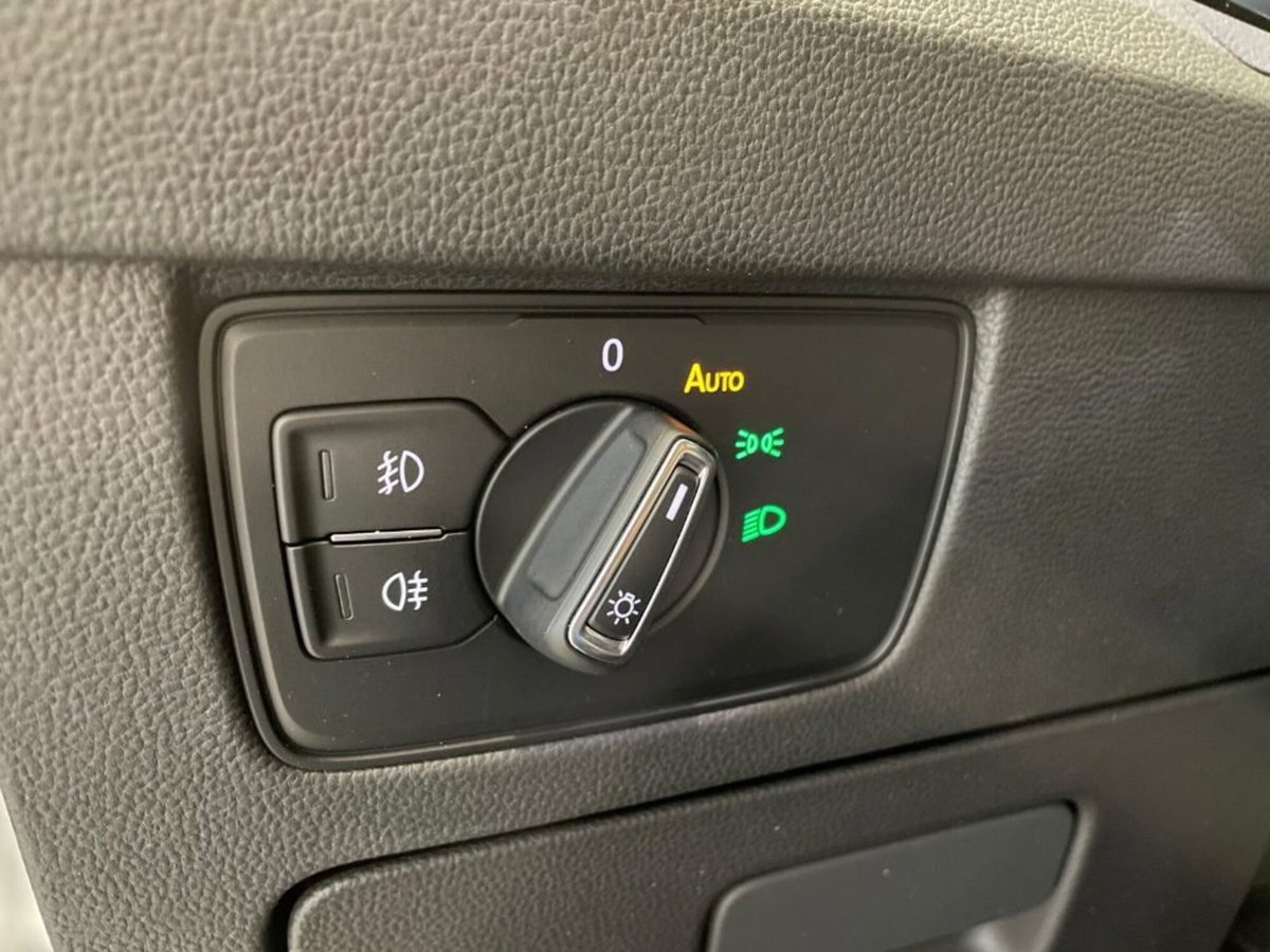 Volkswagen Passat Variant 2.0 TDI DSG Executive BlueMotion Tech. (18)
