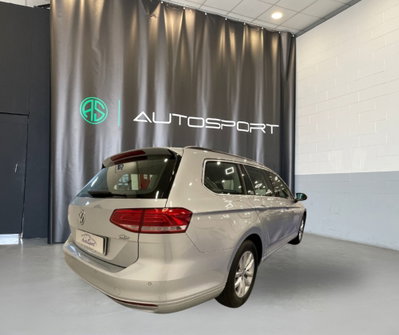 Volkswagen Passat Variant 2.0 TDI DSG Executive BlueMotion Tech. (5)