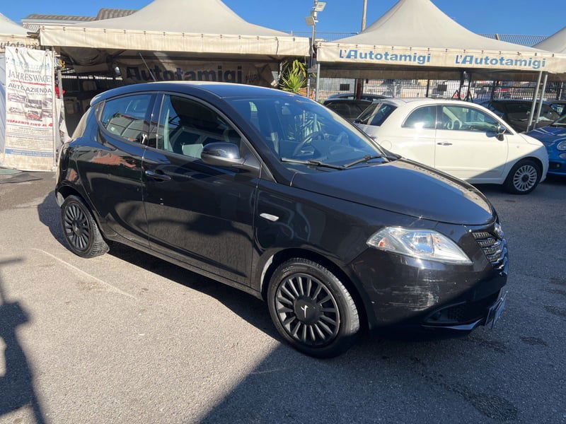Lancia Ypsilon 1.2 69 CV 5 porte Gold