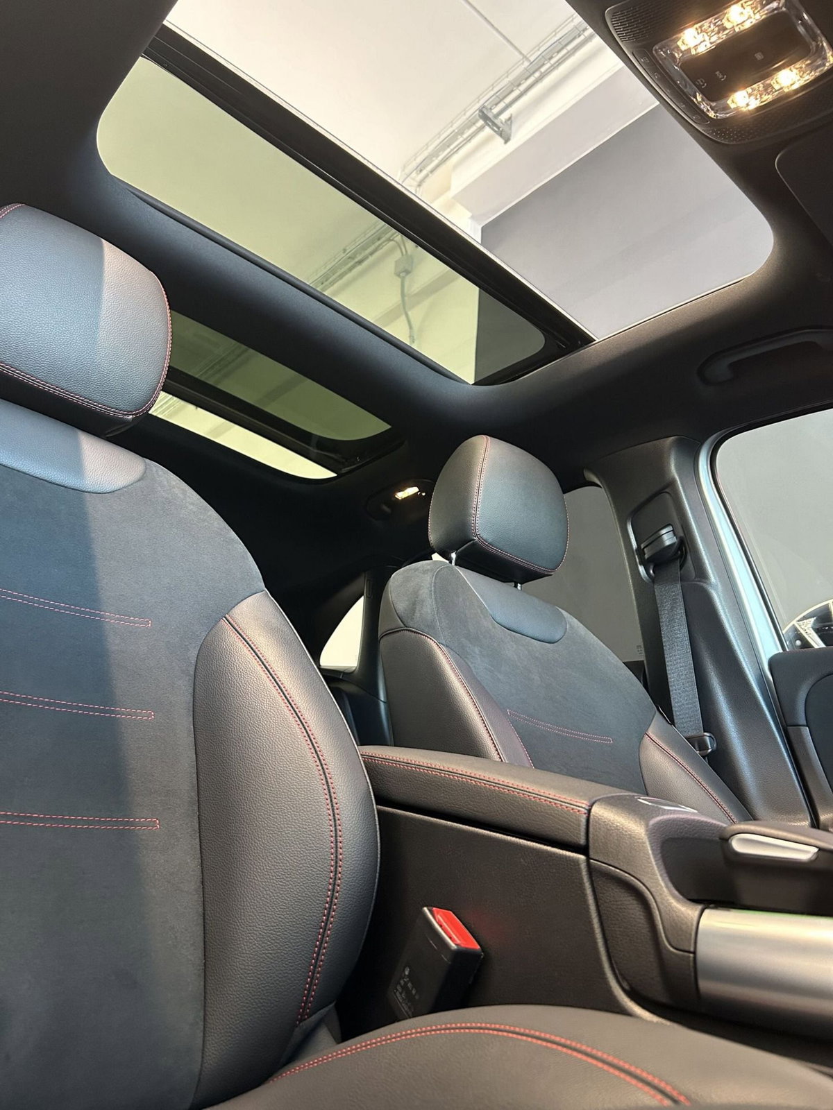 Mercedes-Benz GLA SUV 200 d Automatic Premium (12)