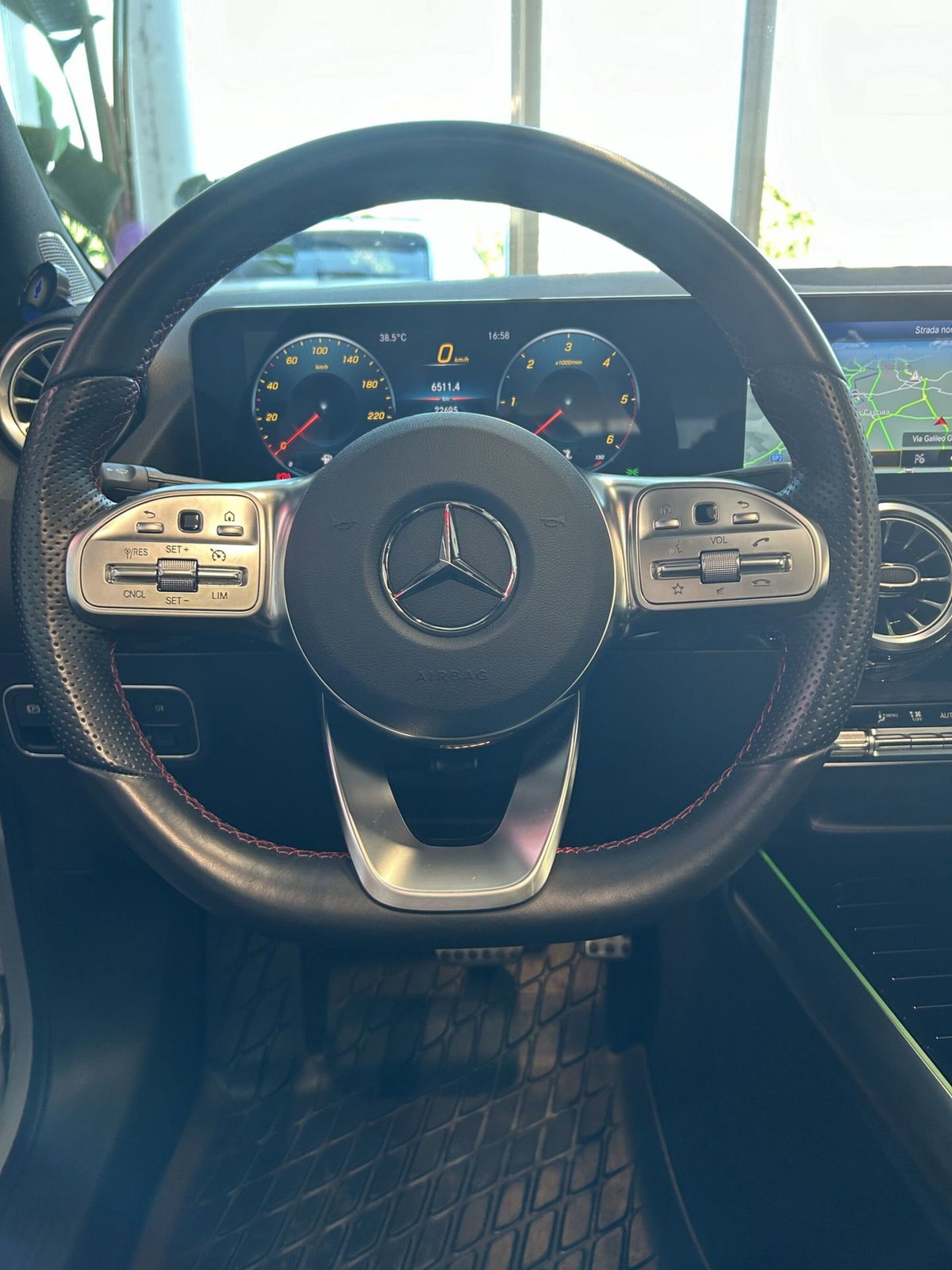 Mercedes-Benz GLA SUV 200 d Automatic Premium (8)