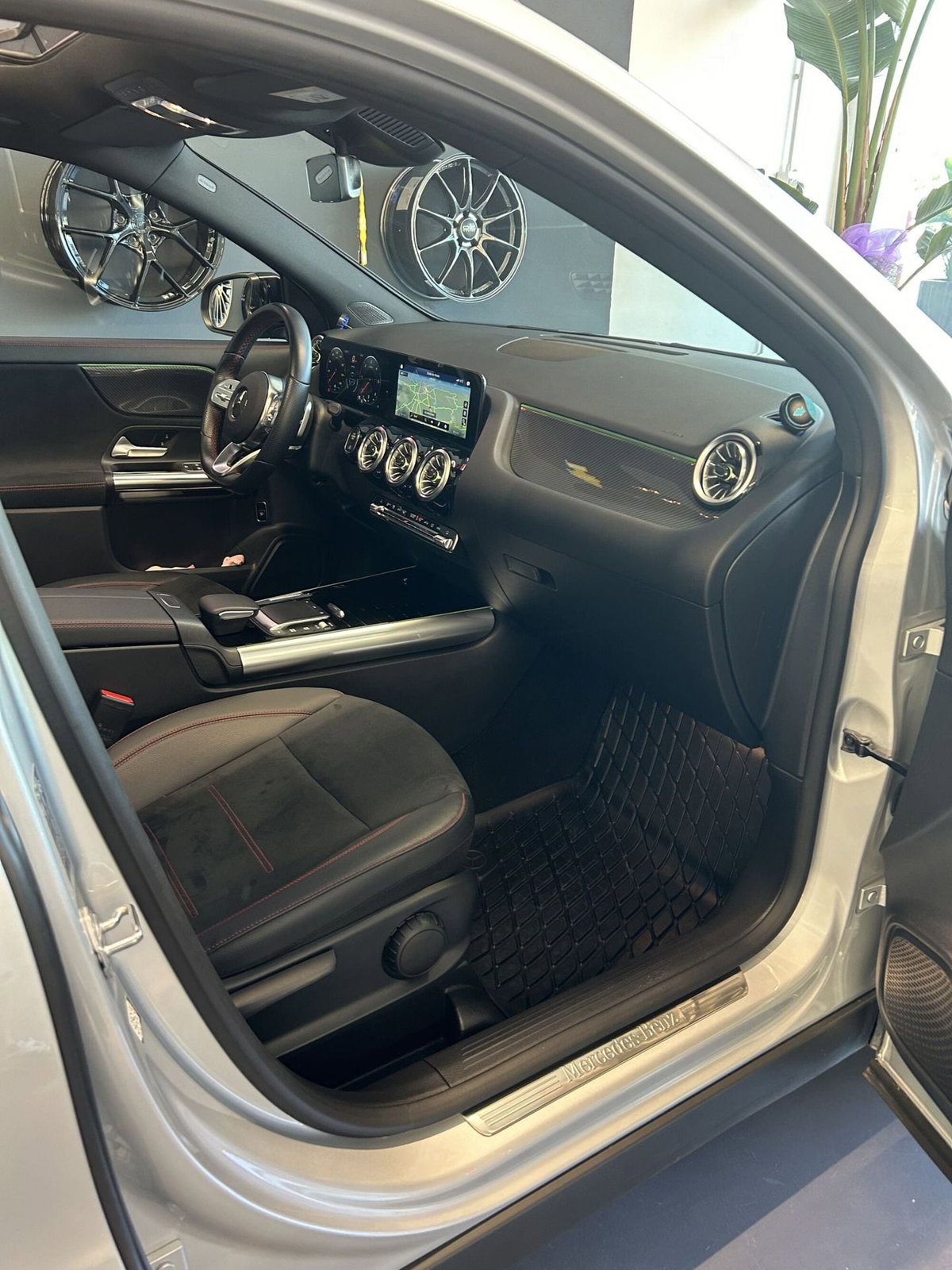 Mercedes-Benz GLA SUV 200 d Automatic Premium (9)