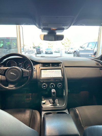 Jaguar E-Pace 2.0 249 CV AWD aut. R-Dynamic S (9)