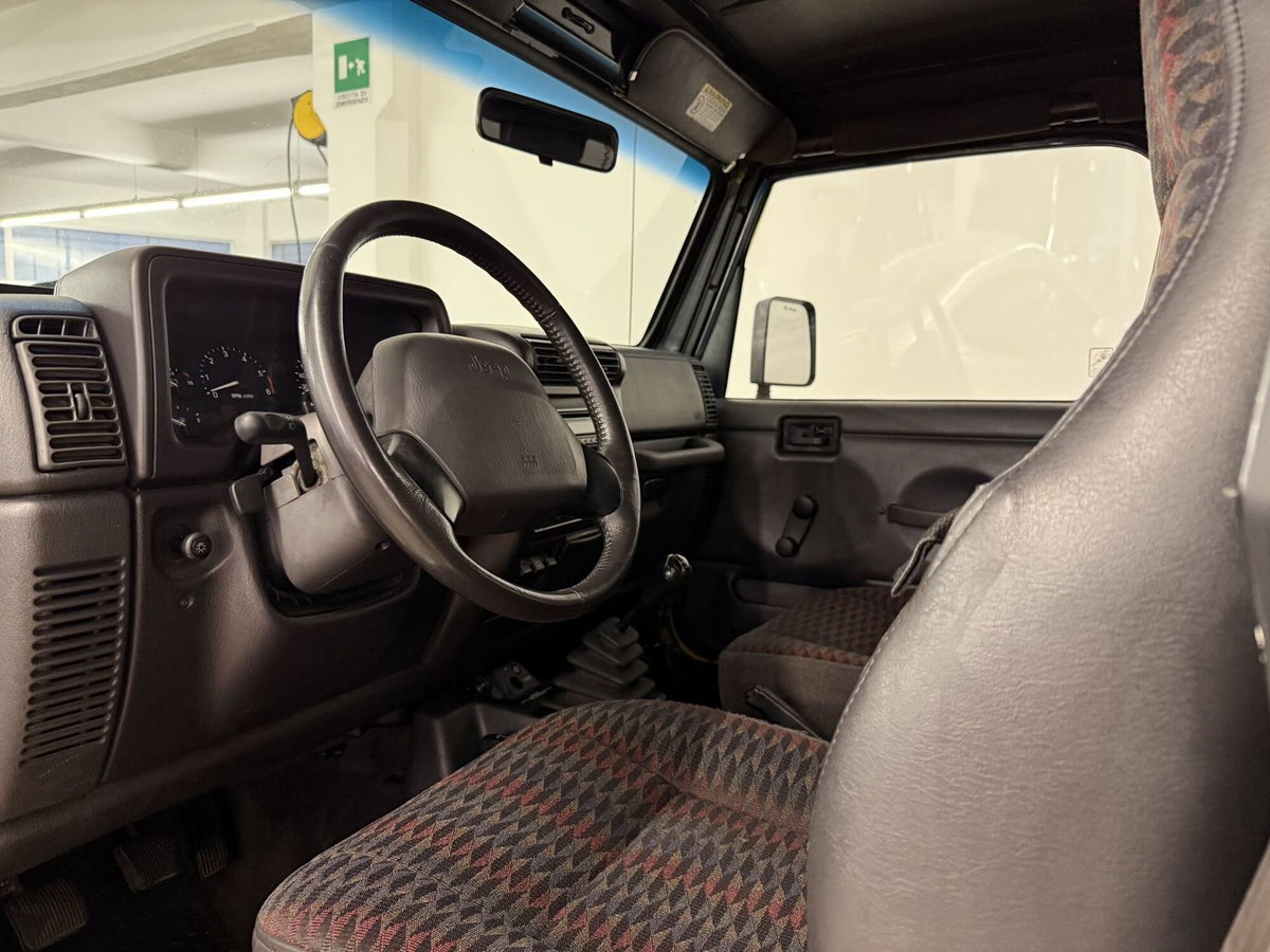 Jeep Wrangler 2.5 cat Sport (12)