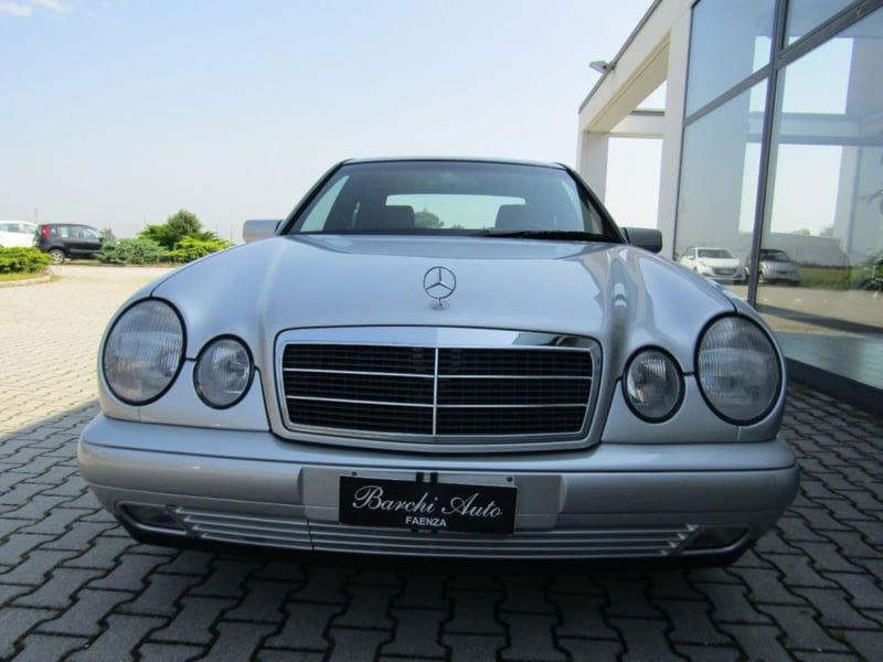 Mercedes-Benz Classe E 200 cat Classic