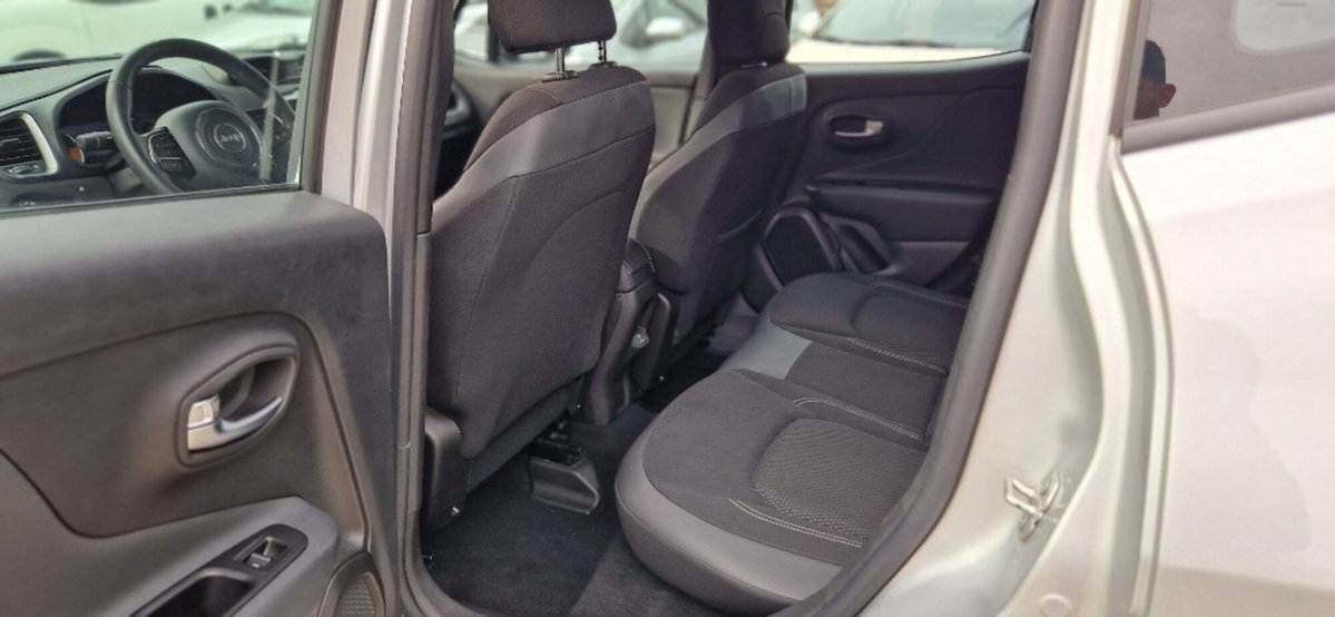 Jeep Renegade 1.6 Mjt 130 CV Limited (8)