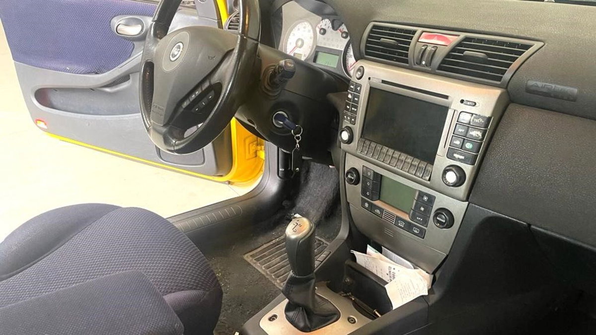 Fiat Stilo 2.4i 20V Selespeed 3 porte Abarth (13)
