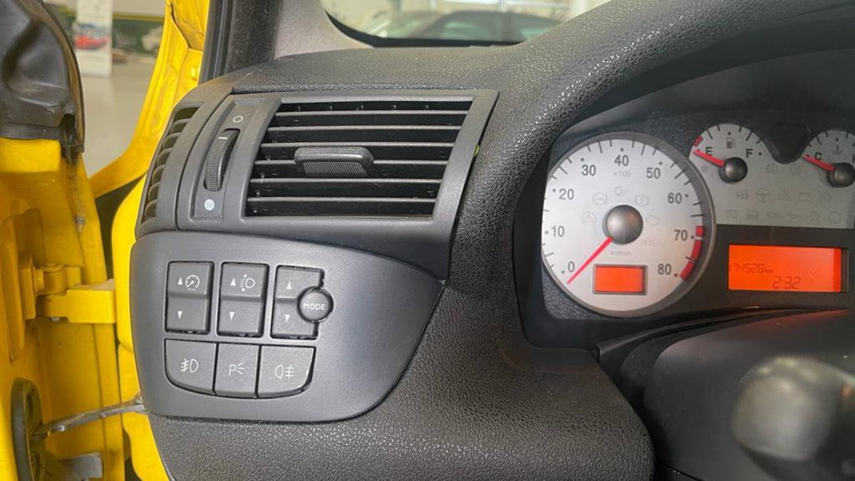 Fiat Stilo 2.4i 20V Selespeed 3 porte Abarth (18)