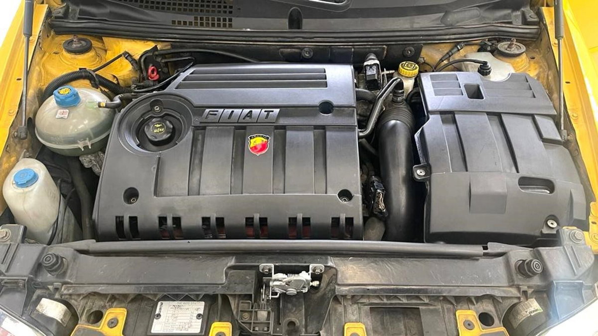 Fiat Stilo 2.4i 20V Selespeed 3 porte Abarth (20)