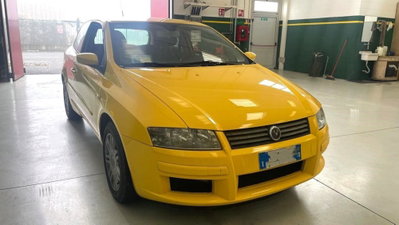 Fiat Stilo 2.4i 20V Selespeed 3 porte Abarth (4)