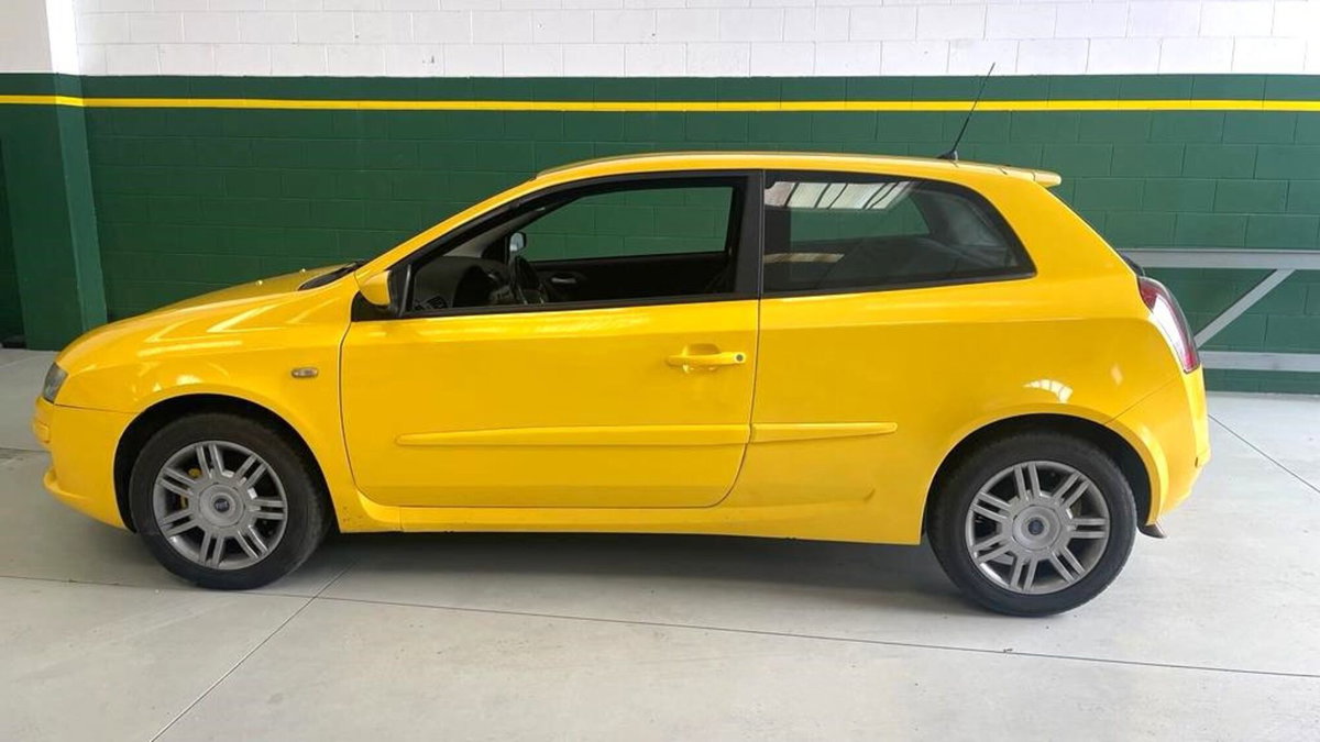 Fiat Stilo 2.4i 20V Selespeed 3 porte Abarth (5)